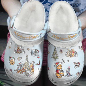 Cozy Christmas Fleece Clogs with Cute Winnie The Pooh Design – Perfect Holiday Footwear (167 characters)