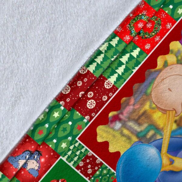 F89 DN Christmas Winnie The Pooh Eeyore Merry Christmas