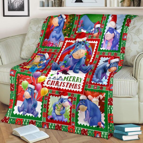 F89 DN Christmas Winnie The Pooh Eeyore Merry Christmas