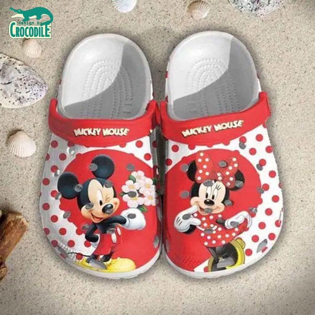 Giving Flower Mickey And Minnie Mouse Red And White Clogs For Men Women Giving Flower Mickey And Minnie Mouse Red And White Clogs For Men Women