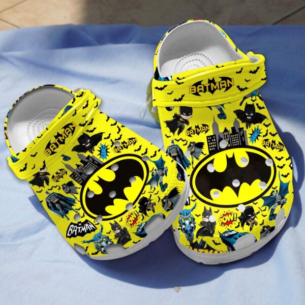 Stylish Batman DC Comics Clogs for Kids and Adults – Comfortable and Eye-Catching!