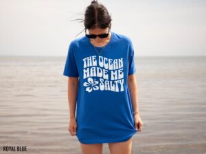 Retro Beach Shirt for Coconut Girls: Y2K Aesthetic Tshirt for VSCO Girls – Trendy Ocean Summer Tee with Salty Vibes