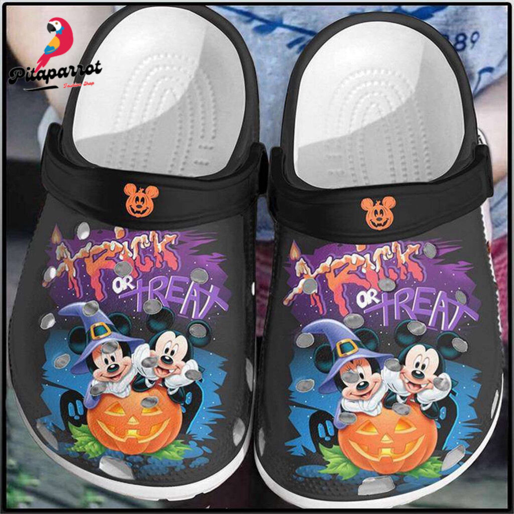 Halloween Mickey And Minnie Unisex Classic Clogs For Fans Unisex Gifts 2024 Halloween Mickey And Minnie Unisex Classic Clogs For Fans Unisex Gifts 2024